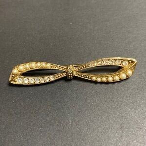 VTG Brooch